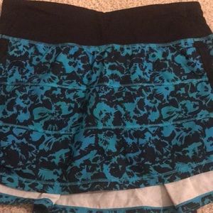 women’s tennis/ running skort